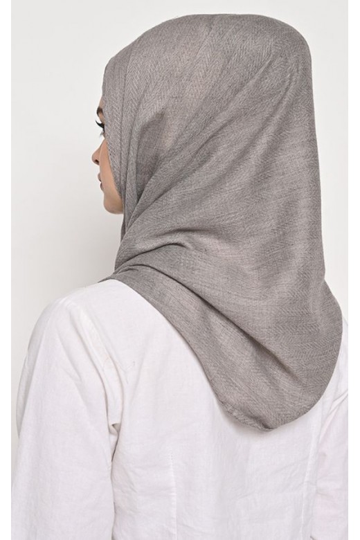 Pasmina Voal Zaffron Jahit Tepi Grey